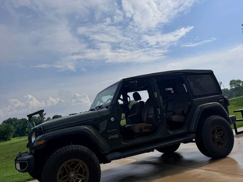 Used 2021 Jeep Wrangler Unlimited Sahara w/ Uconnect 4C Nav & Sound Group AWD/4WD image 25