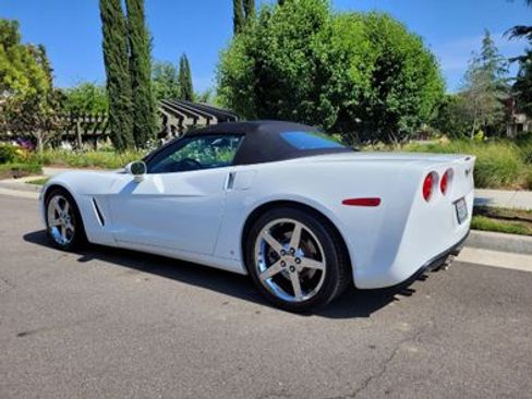 Used 2006 Chevrolet Corvette Convertible w/ Preferred Equipment Group image 4