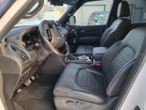 Used 2024 INFINITI QX80 Sensory image 11