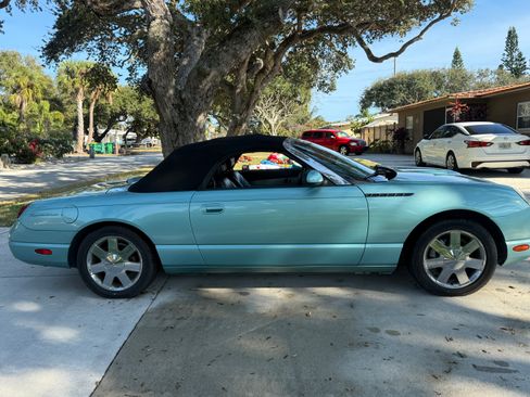 Used 2002 Ford Thunderbird image 13