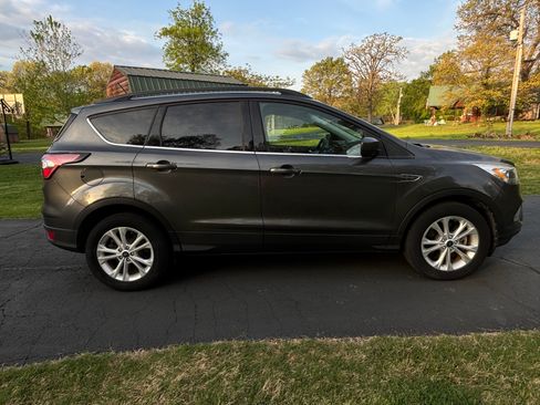 Used 2018 Ford Escape SEL image 6