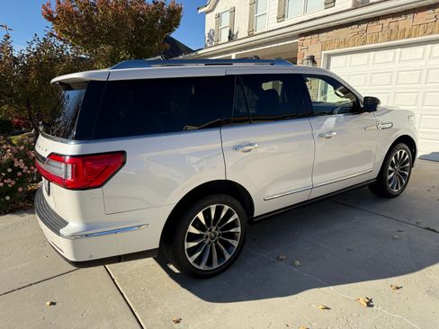 Used 2018 Lincoln Navigator Select w/ Technology Package image 9