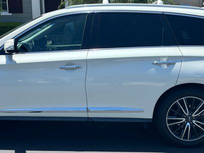 Used 2016 INFINITI QX60 FWD w/ Premium Plus Package