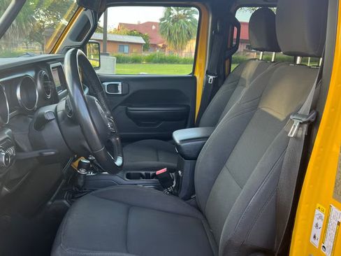 Used 2019 Jeep Wrangler Unlimited Sport S image 2