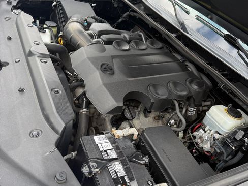 Used 2010 Toyota 4Runner Limited image 17