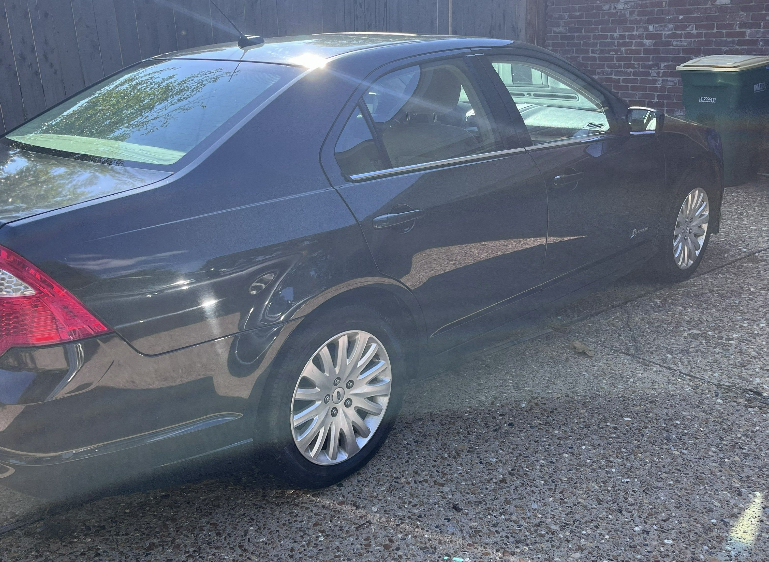 Used 2010 Ford Fusion Hybrid FWD image 6