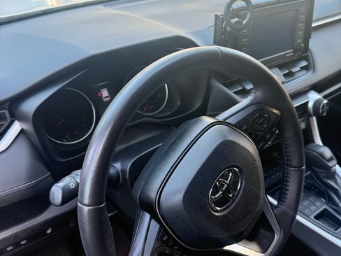 Used 2021 Toyota RAV4 XLE w/ XLE Grade Weather Package image 6