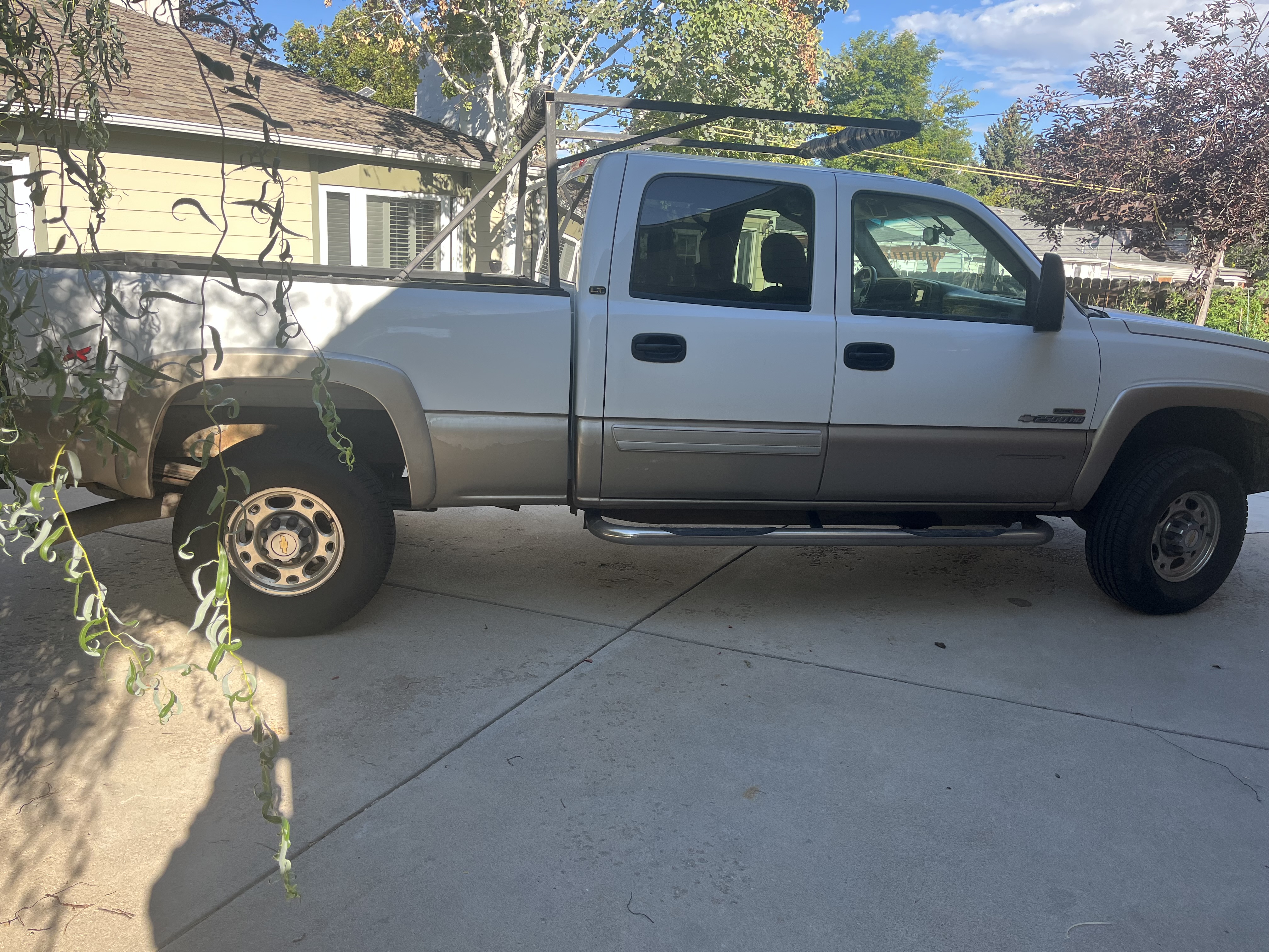 Used 2004 Chevrolet Silverado 2500 LT AWD/4WD image 10