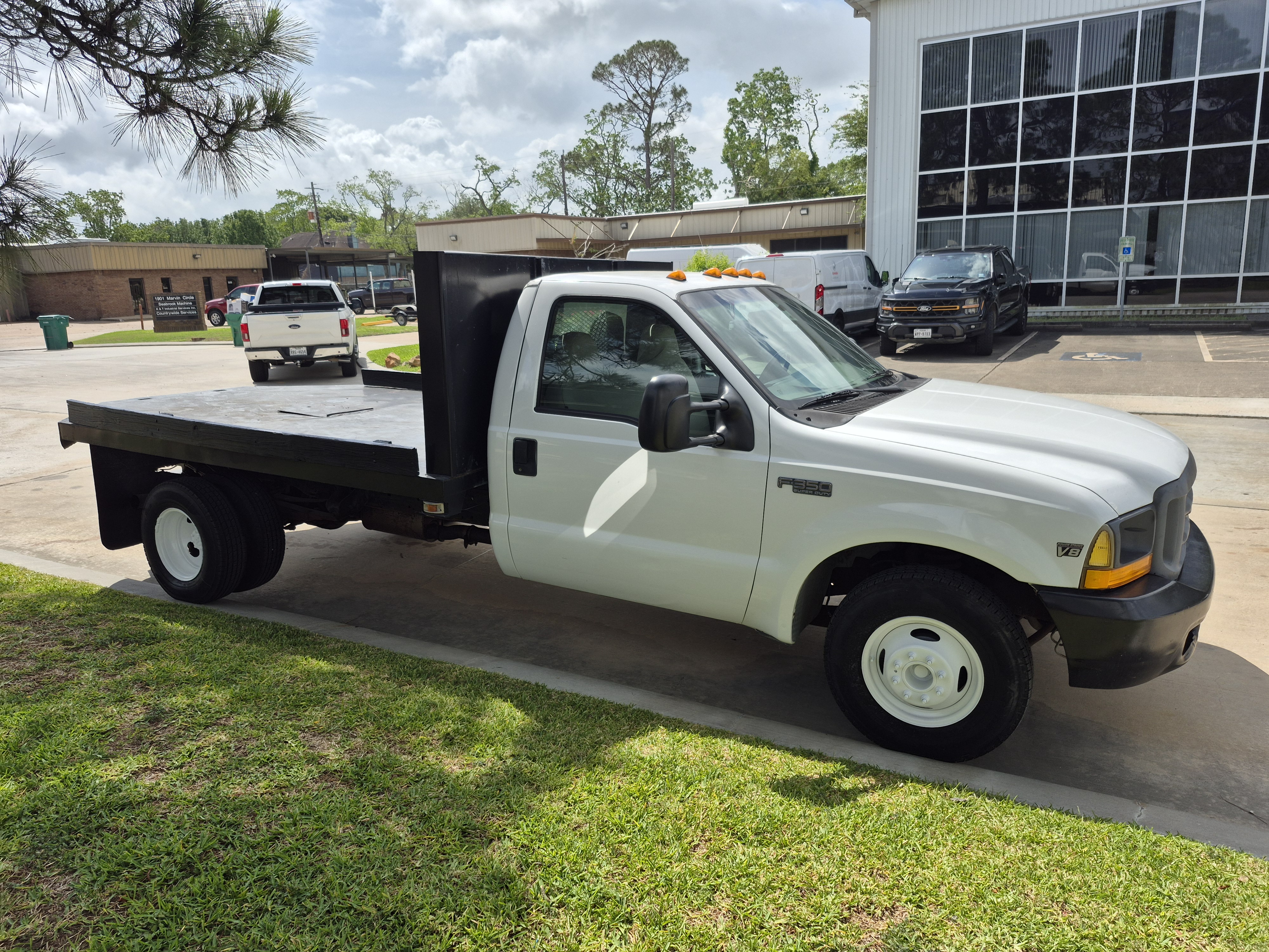 Used 1999 Ford F350 2WD Regular Cab DRW Super Duty image 2