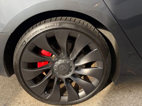 Used 2023 Tesla Model 3 Performance image 6