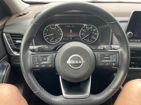 Used 2023 Nissan Rogue SV w/ SV Premium B Package image 17