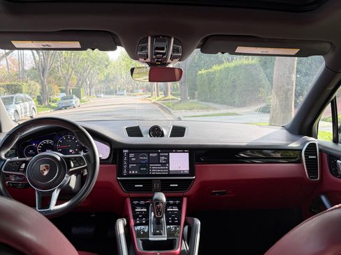 Used 2019 Porsche Cayenne image 14