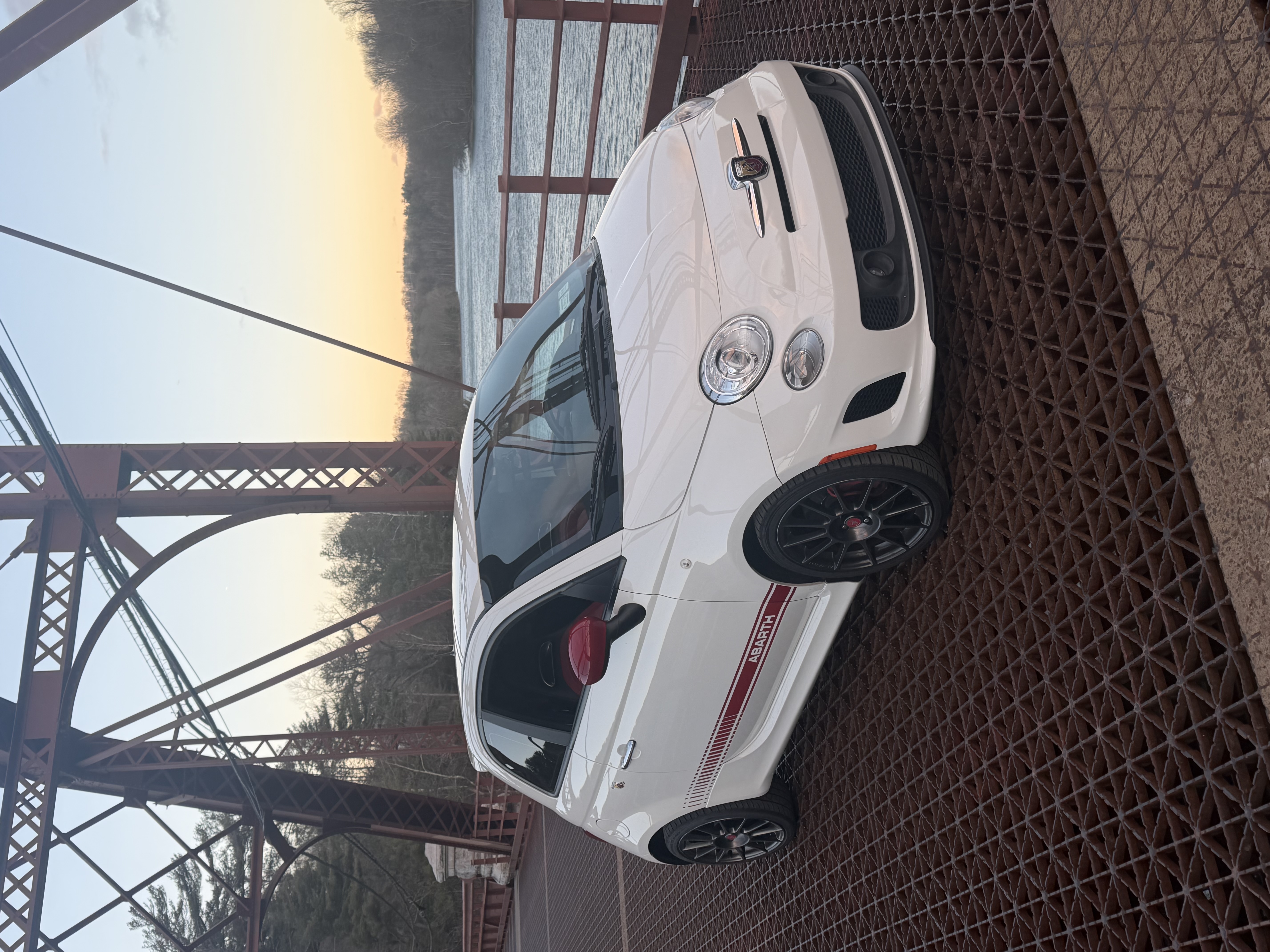 Used 2013 FIAT 500 Abarth w/ Comfort/Convenience Group FWD image 4