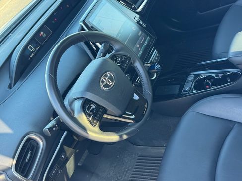 Used 2021 Toyota Prius Prime XLE image 10