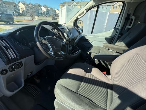 Used 2017 Ford Transit 350 XLT image 6