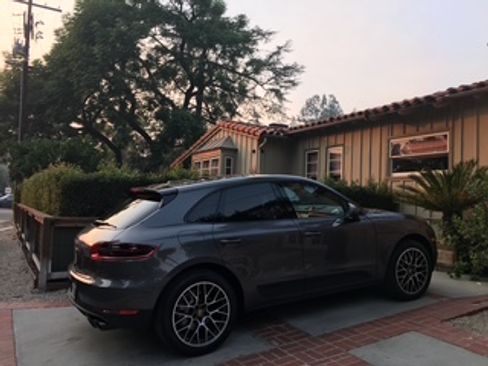 Used 2018 Porsche Macan Sport Edition AWD/4WD image 2