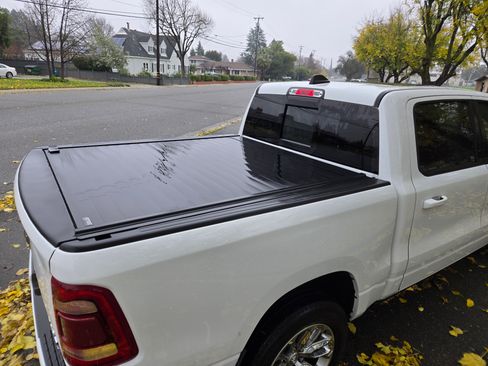 Used 2023 RAM 1500 Laramie image 8