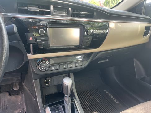 Used 2014 Toyota Corolla LE FWD image 10