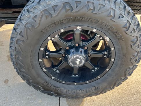 Used 2016 Ford F250 XLT w/ XLT Interior Package image 8