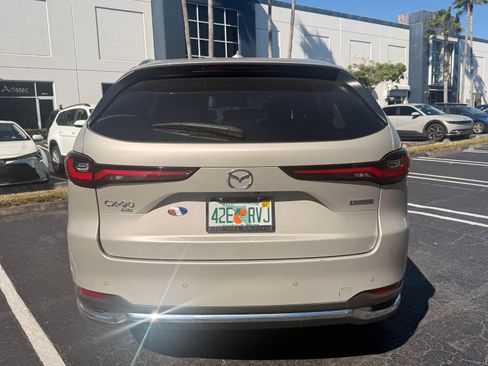Used 2024 MAZDA CX-90 Plug-In Hybrid w/ Premium Pkg image 6