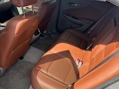 Used 2018 Chevrolet Malibu LT w/ Leather Package image 10