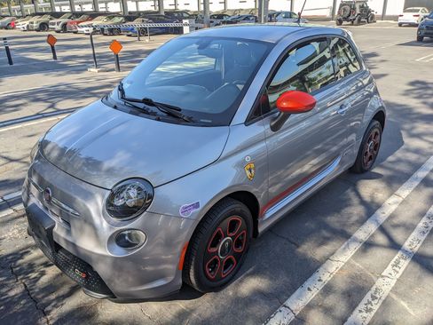 Used 2019 FIAT 500 e w/ Esport Package image 1