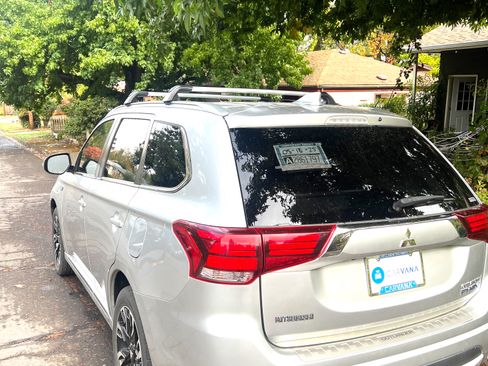 Used 2018 Mitsubishi Outlander SEL image 20