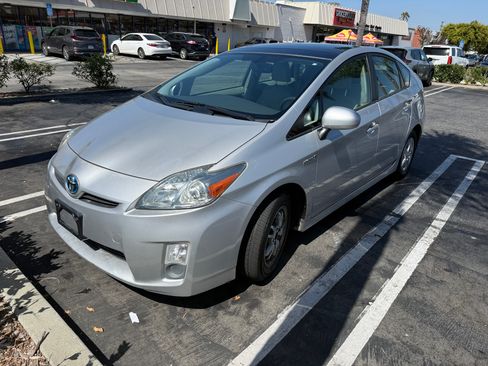 Used 2011 Toyota Prius Four w/ Solar Roof Pkg FWD image 4