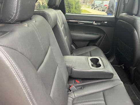 Used 2012 Kia Sorento EX w/ EX V6 Premium Pkg image 8