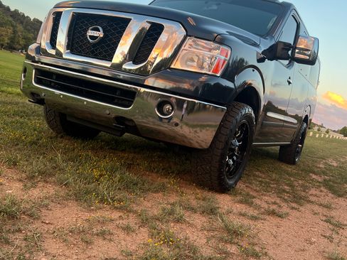 Used 2019 Nissan NV 3500 SL image 1