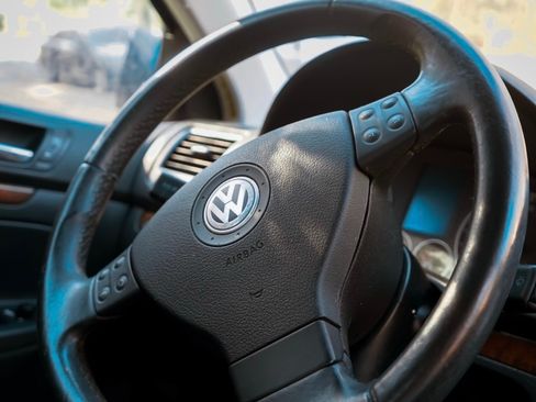 Used 2005 Volkswagen Jetta 2.5 image 11