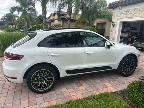 Used 2017 Porsche Macan S AWD/4WD image 2