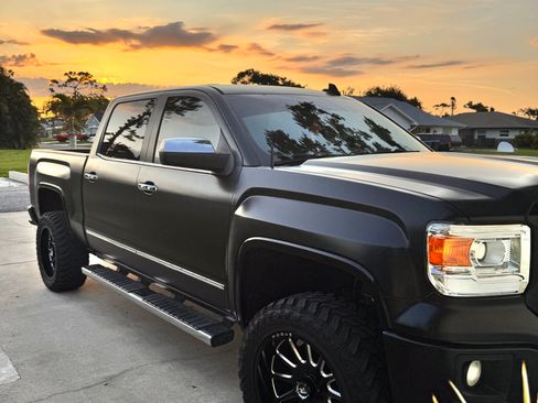 Used 2015 GMC Sierra 1500 Denali w/ Driver Alert Package AWD/4WD image 17