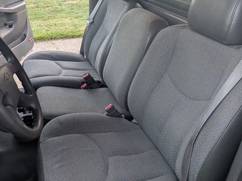 Used 2005 Chevrolet Silverado 1500 W/T image 10