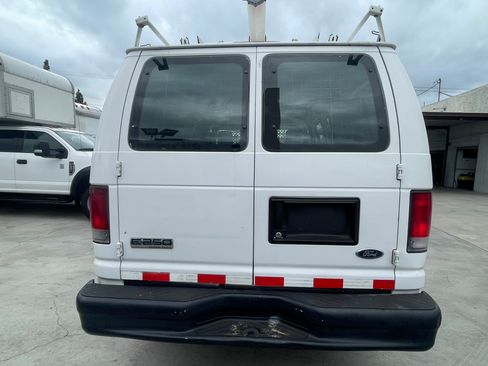 Used 2010 Ford E-250 and Econoline 250 image 12