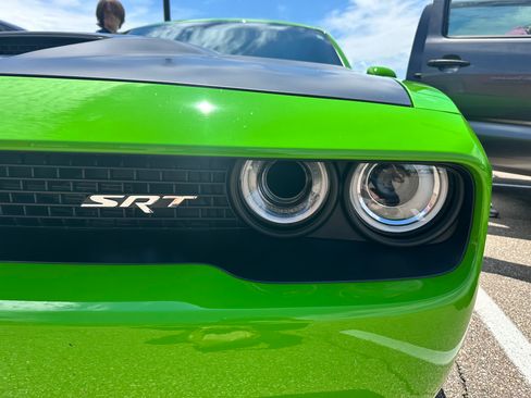 Used 2017 Dodge Challenger SRT Hellcat RWD image 5