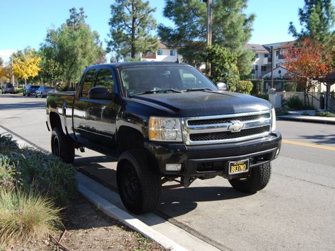 Used 2007 Chevrolet Silverado 1500 LTZ w/ Safety Package image 2