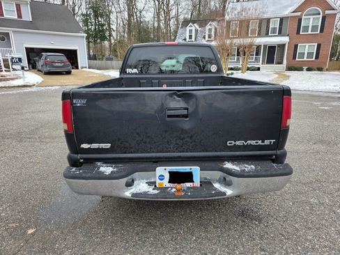 Used 2003 Chevrolet S10 Pickup LS image 8