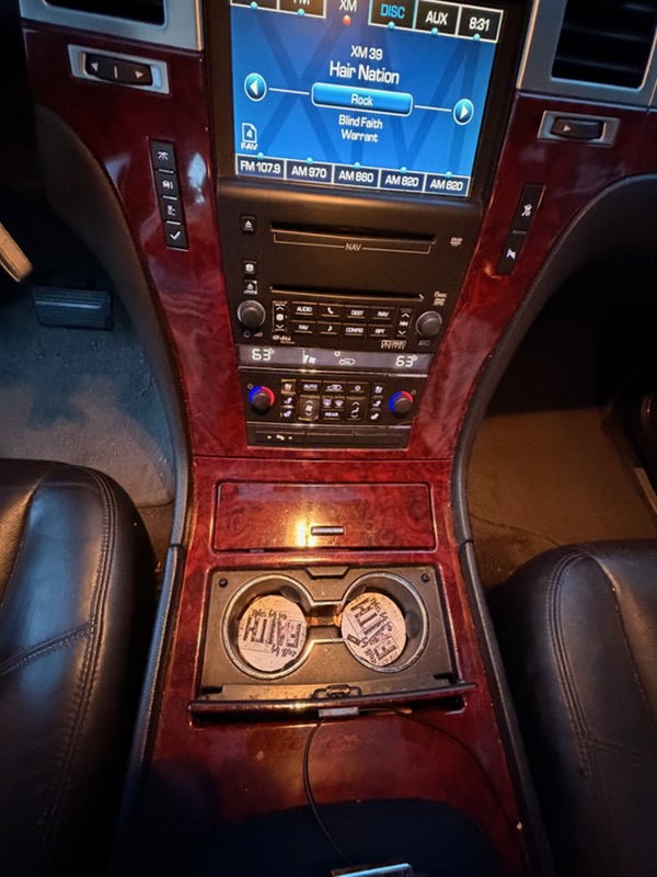 Used 2010 Cadillac Escalade Luxury AWD/4WD image 10