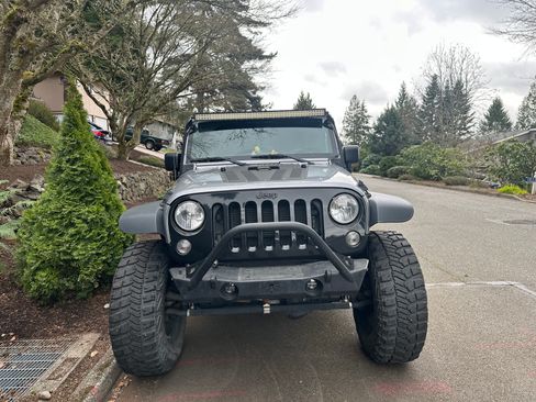 Used 2015 Jeep Wrangler Sport image 4