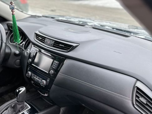 Used 2018 Nissan Rogue SL image 10