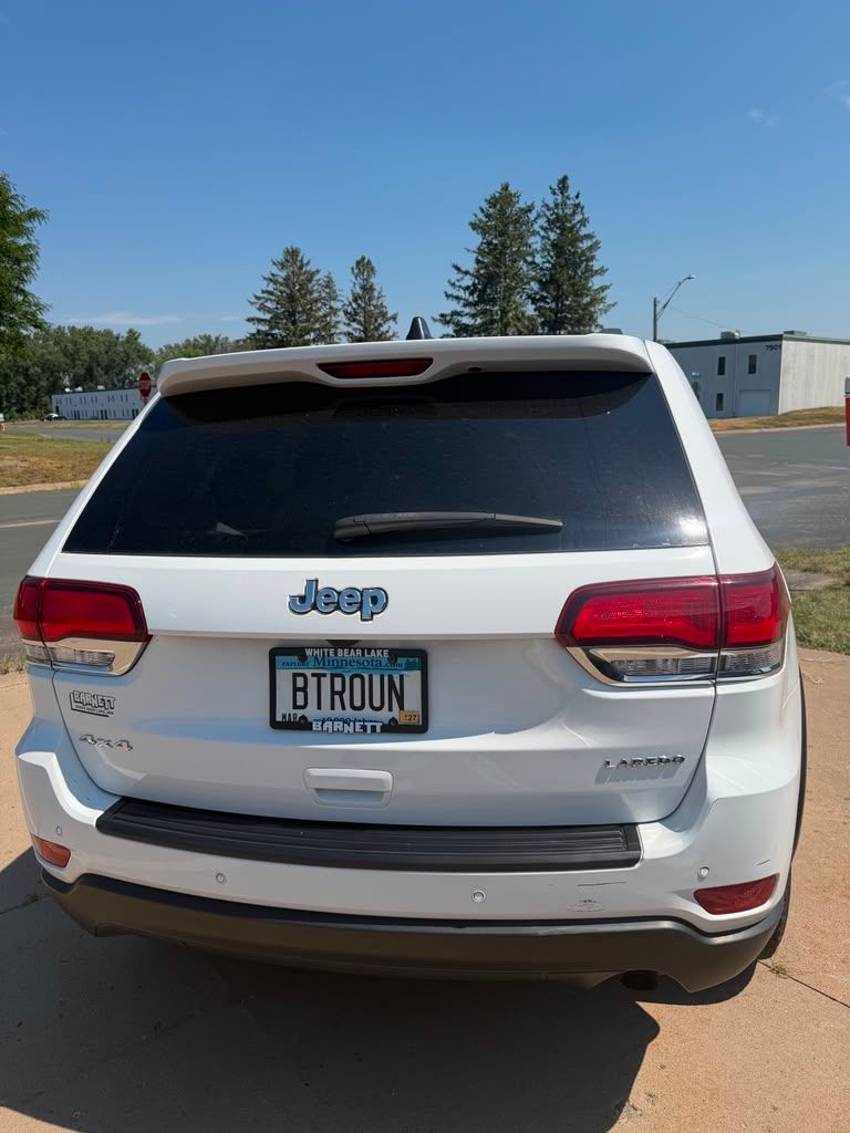 Used 2020 Jeep Grand Cherokee Laredo w/ Security & Convenience Group AWD/4WD image 9
