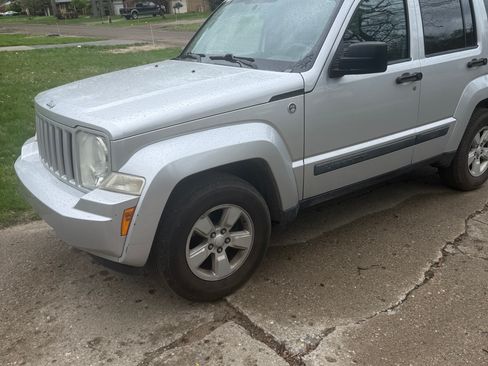 Used 2009 Jeep Liberty Sport w/ Popular Equipment Group AWD/4WD image 1