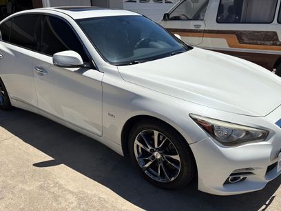 Used 2017 INFINITI Q50 Signature Edition w/ Cargo Package (L95)