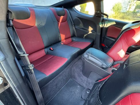 Used 2013 Hyundai Genesis 2.0T image 11