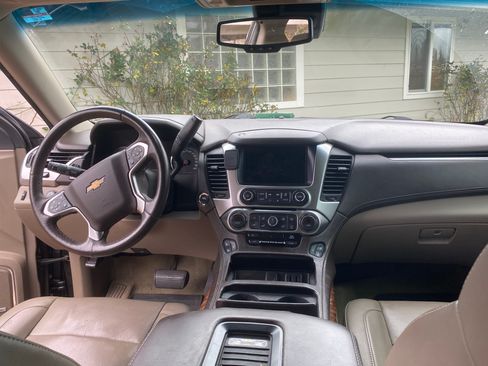 Used 2016 Chevrolet Suburban LTZ image 8