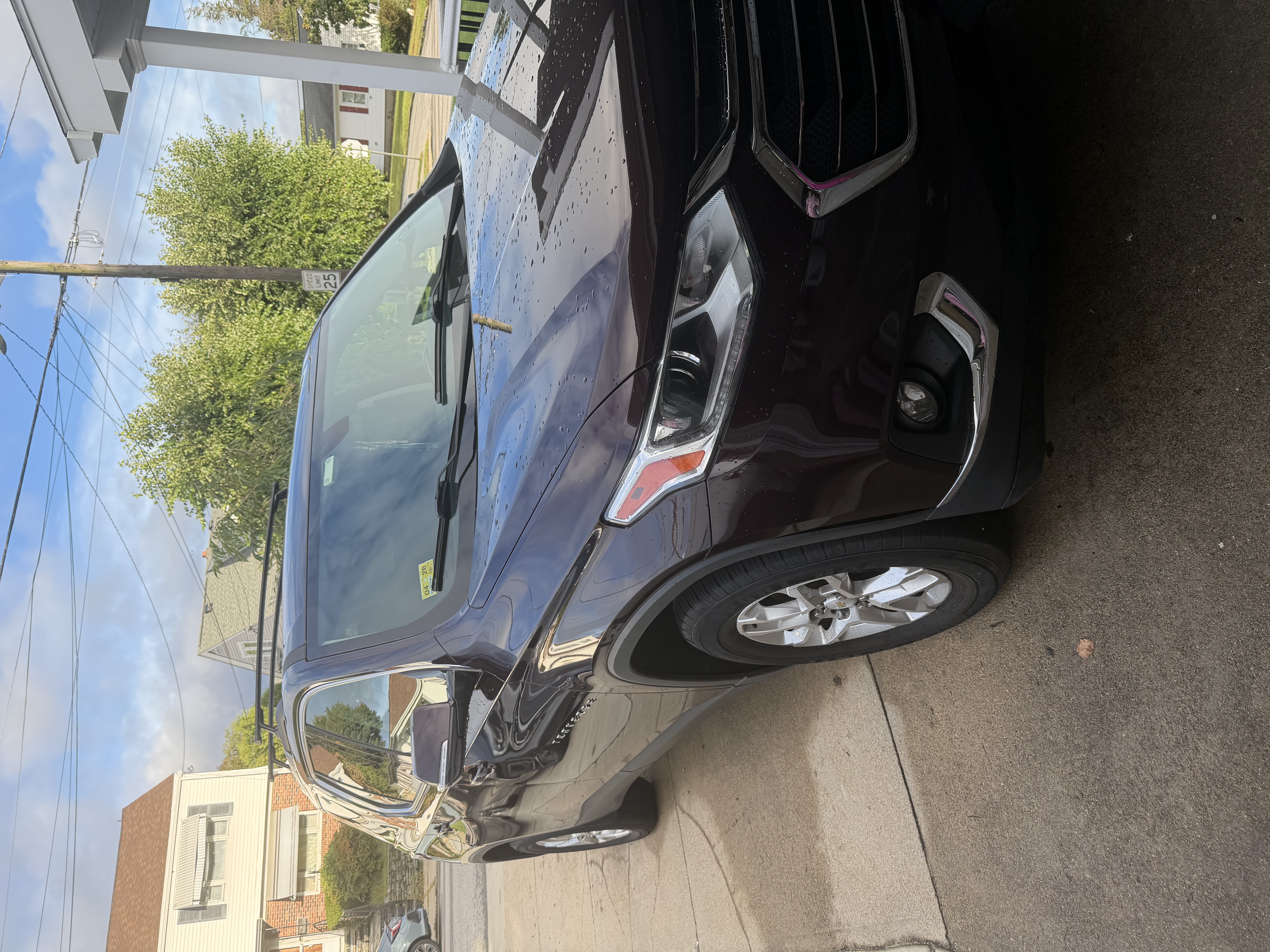 Used 2018 Chevrolet Traverse LT FWD image 1