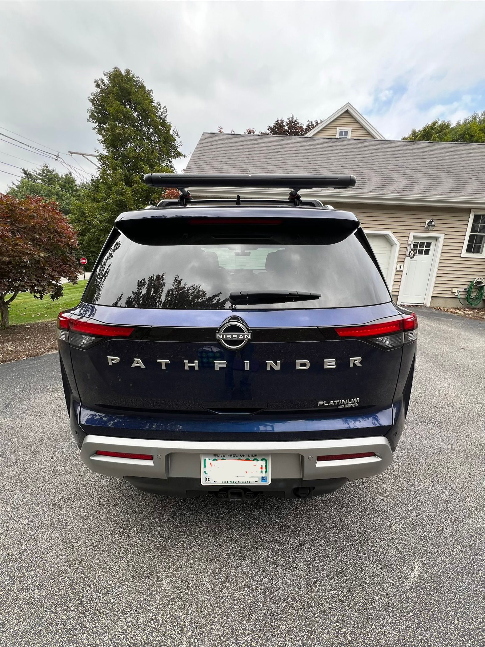 Used 2023 Nissan Pathfinder Platinum AWD/4WD image 5