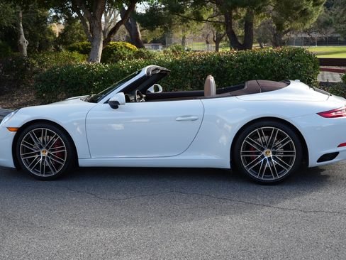 Used 2017 Porsche 911 Carrera S image 13