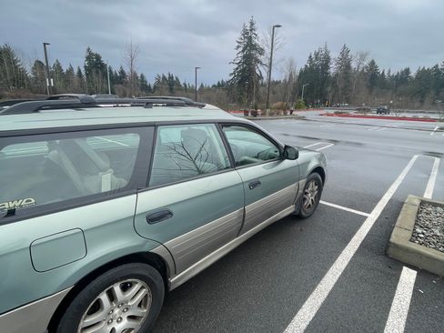 Used 2004 Subaru Outback Wagon image 16
